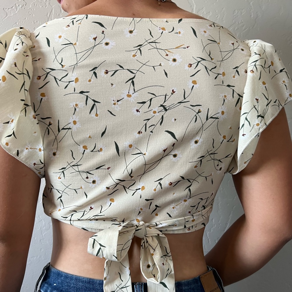 Cropped Wrap Floral Shirt